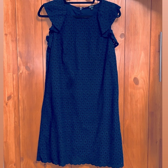 🎉3/30🎉 Cute easy to wear dress - Picture 1 of 2
